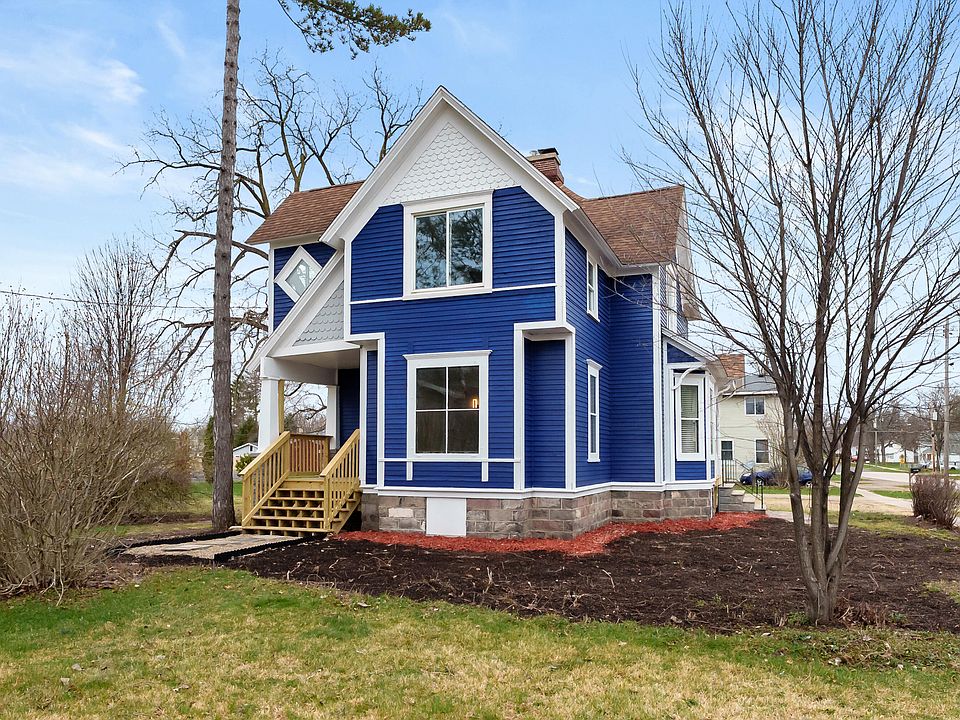 1st image of 125 E Delaware St