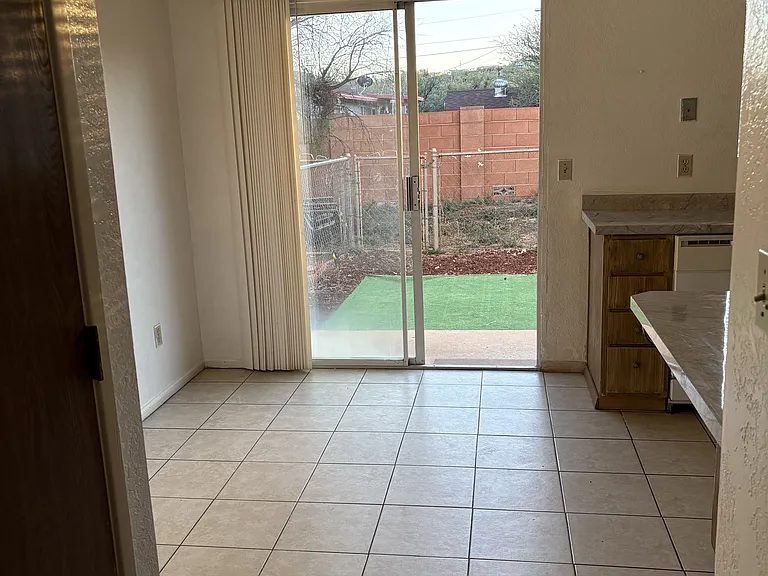 433 Avenida Garza #C — Photo 11