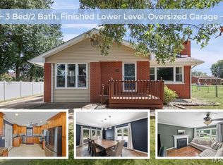7409 Cedar Dr, Godfrey, IL 62035