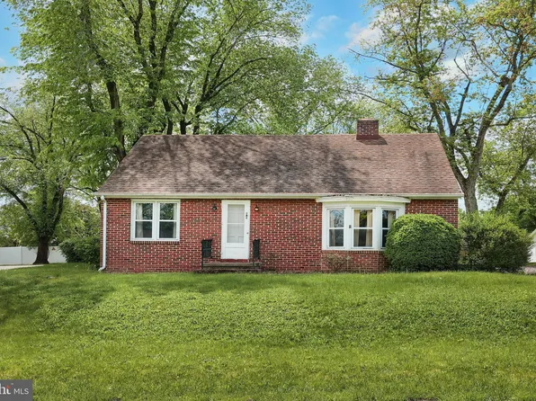44 W Hanover St, Biglerville, PA 17307