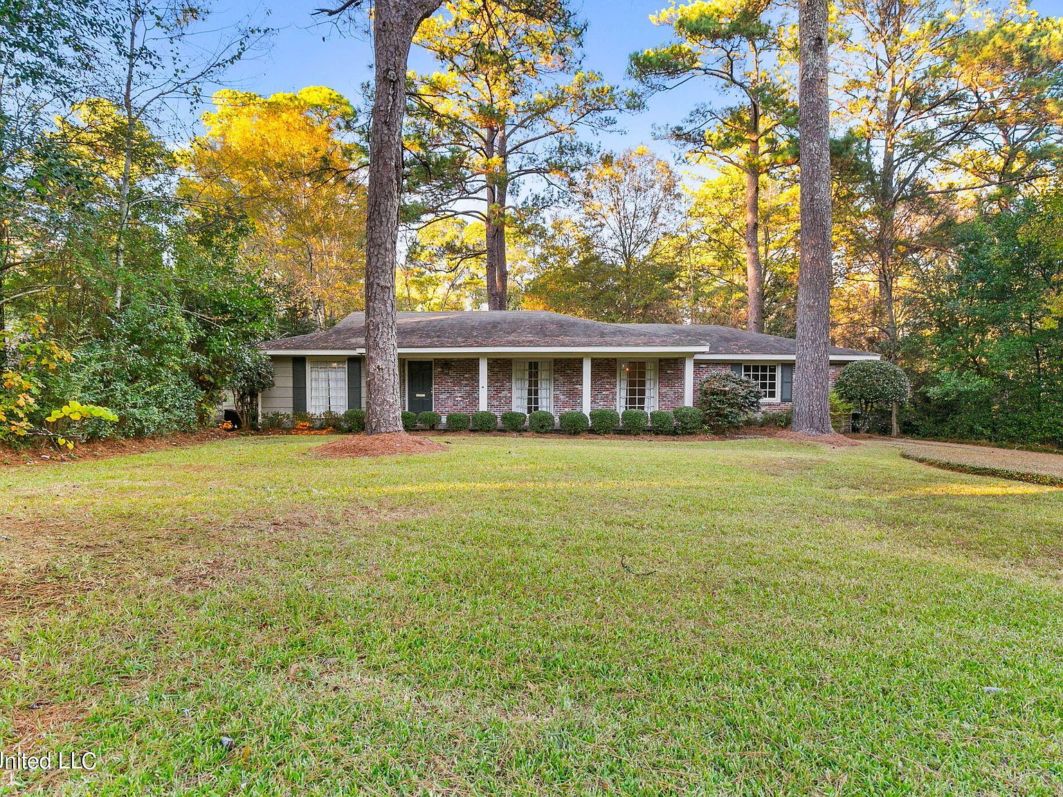 2208 Meadowbrook Rd, Jackson, MS 39211 Zillow