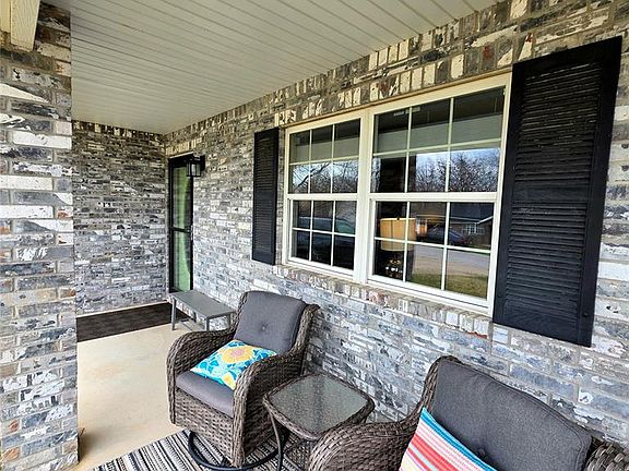 4th image of 21110 Larson Rd