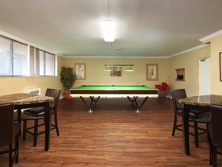 1177 Bloor St — Photo 21