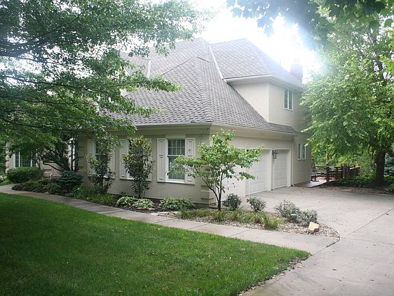 2nd image of 2208 Winding Woods Dr