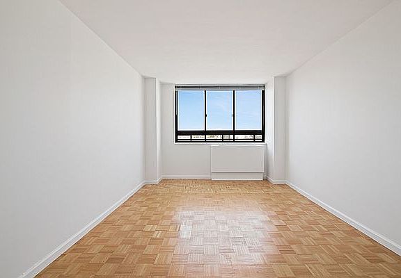 4th image of 225 W 83rd St APT 17J