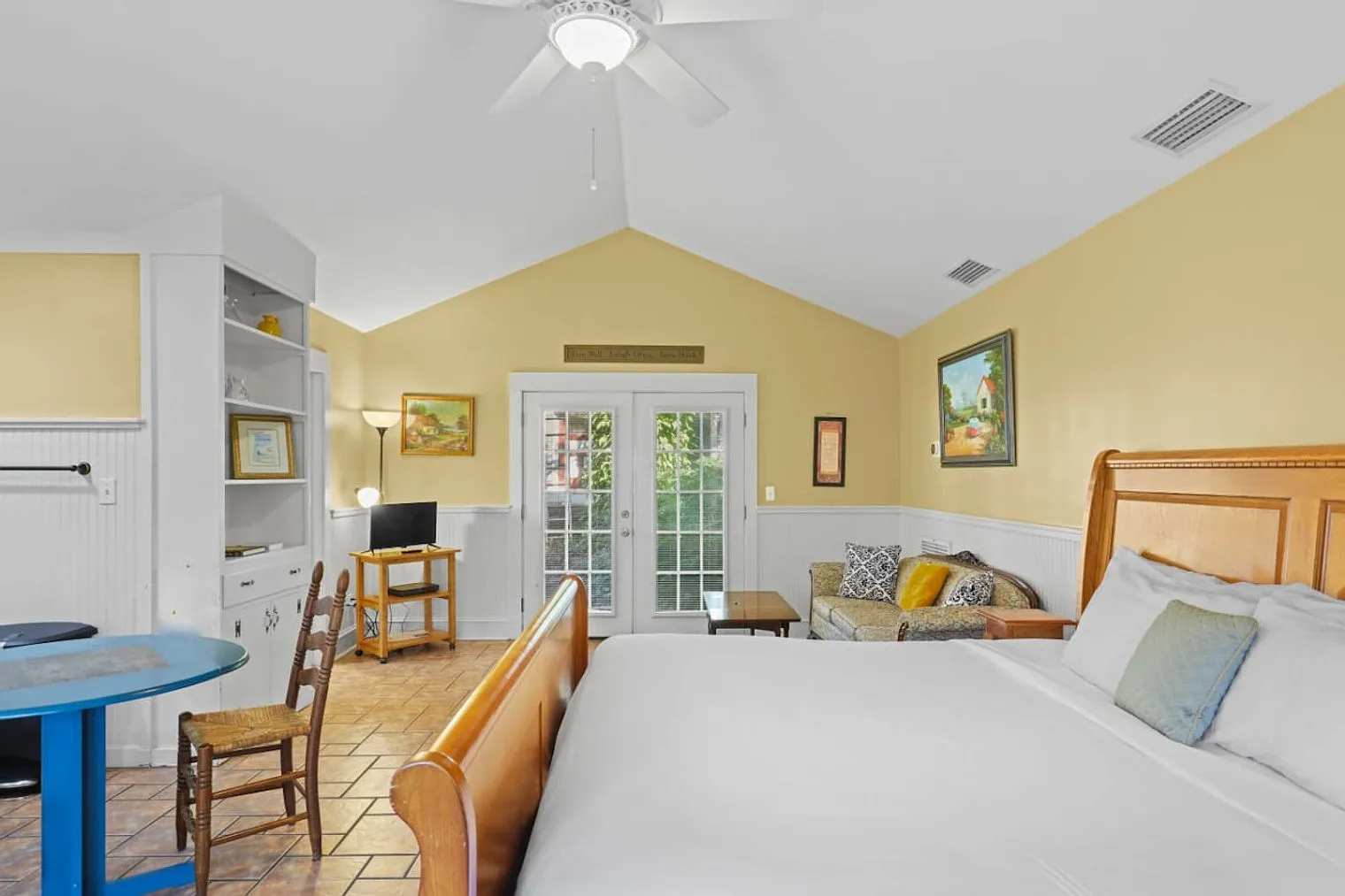 Studio, 1.0 bath, 322 sqft, $3,597 — Photo 2