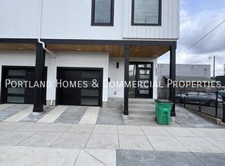 520 NE 74th Ave UNIT A, Portland, OR 97213