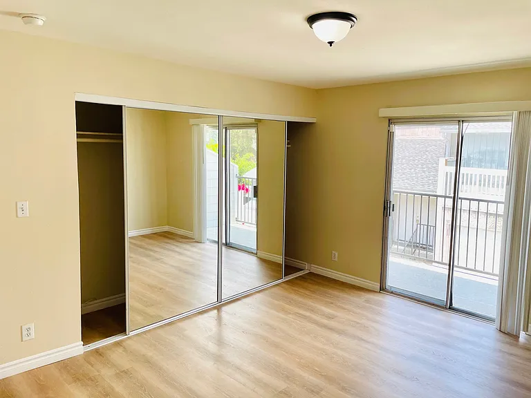 2104 Raymond Ave — Photo 9