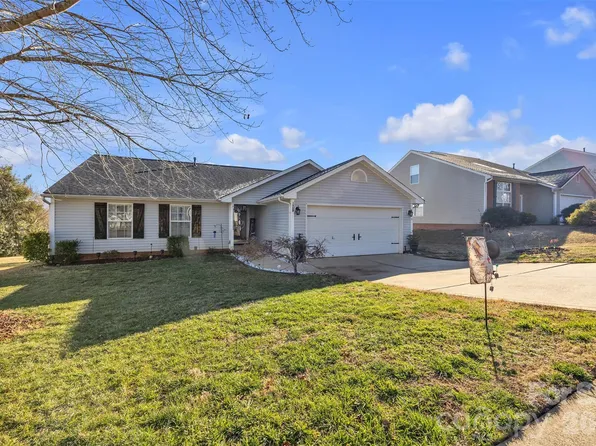 1959 8th St SE, Hickory, NC 28602