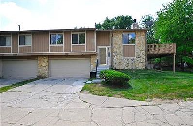 Amazing Condo, end unit