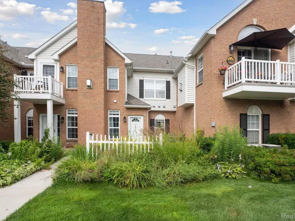 780 Olde English Cir, Howell, MI 48855