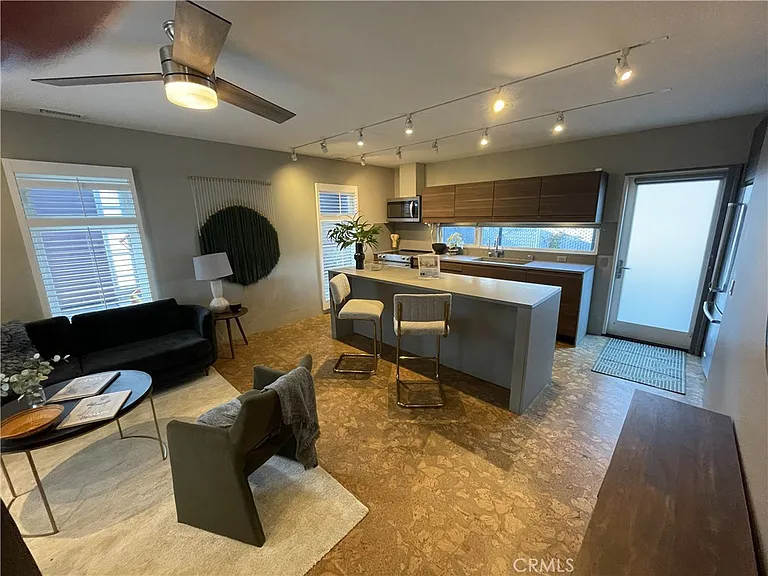 167 N Garden St — Photo 13