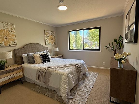 4th image of 267 Belvue Dr