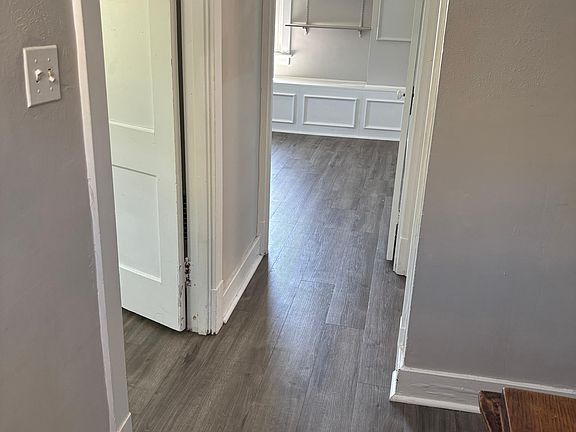 3rd image of 2823 Clermont Ave