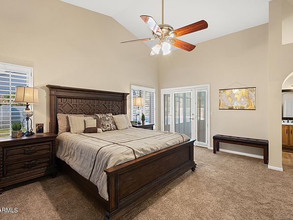 4th image of 4944 E Paradise Ln