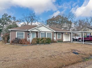2610 Avenue C, Nederland, TX 77627