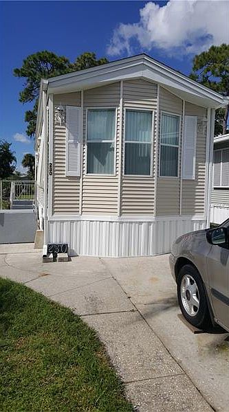1st image of 230 Bainbridge Dr