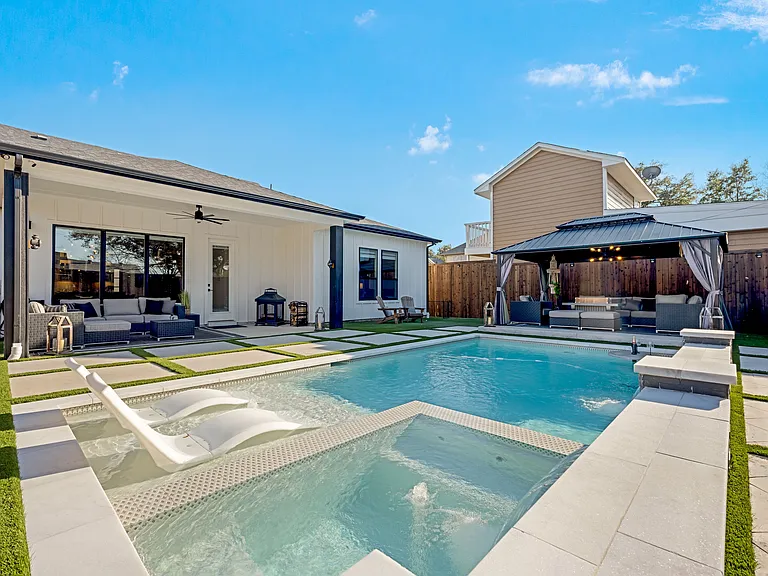 3111 Hedgerow Dr — Photo 43