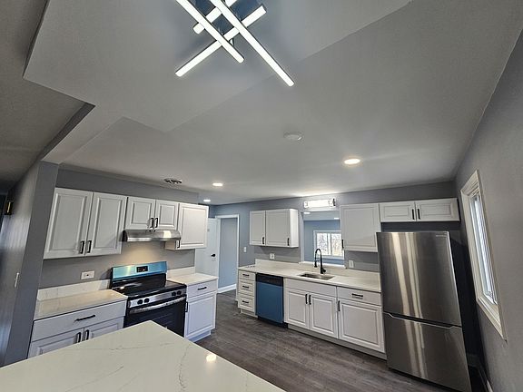 5th image of 1801 E Duane Blvd