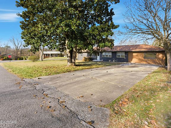 2nd image of 3801 Devon Dr