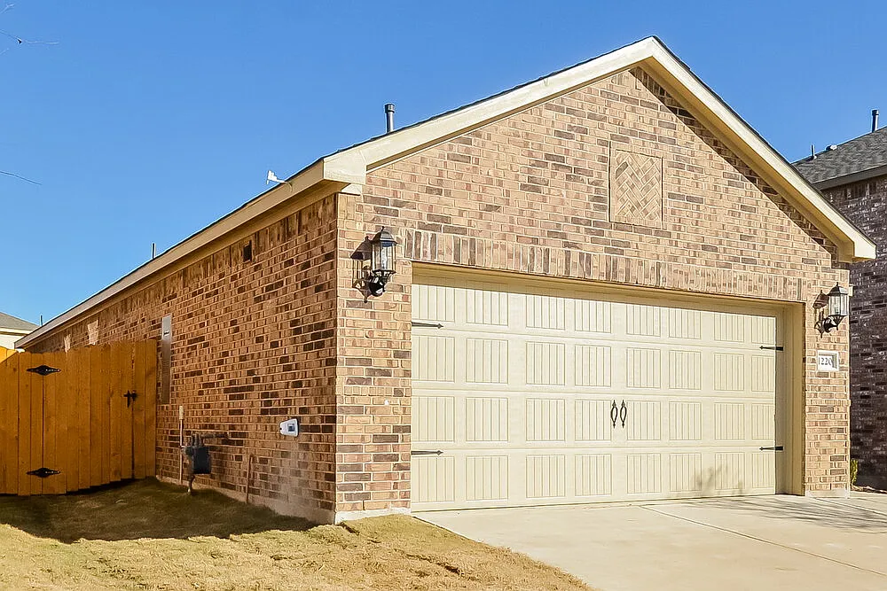3 bed, 2.0 bath, 1399 sqft, $2,085 — Photo 4