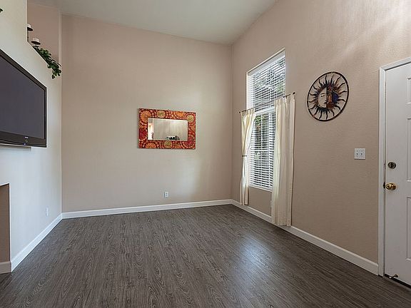 4th image of 4732 Central Pkwy #52