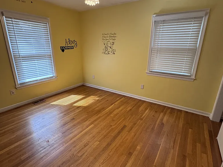 660 Village Green Pkwy — Photo 14
