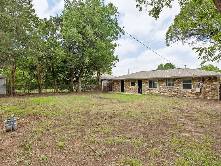 1600 Andover Ct — Photo 24