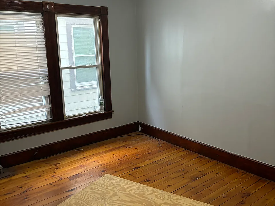 30 Sanford Ave #1