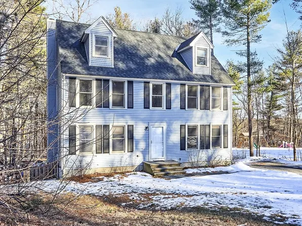 9 Mulberry Cir, Ayer, MA 01432
