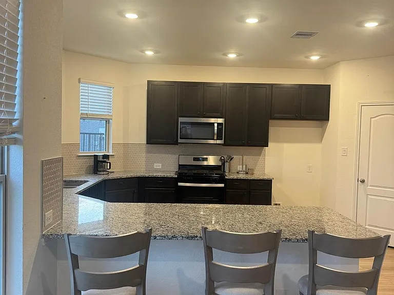 4841 Sun Falls Dr — Photo 2