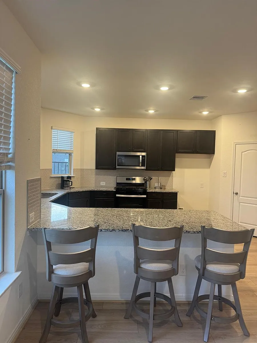 Building Photo - 4841 Sun Falls Dr