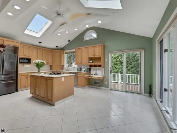 45 Kershner Pl, Fair Lawn Boro, NJ 07410