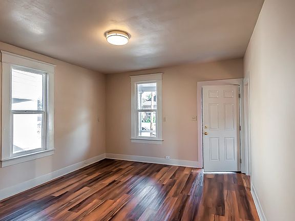 5th image of 207 W Morton St