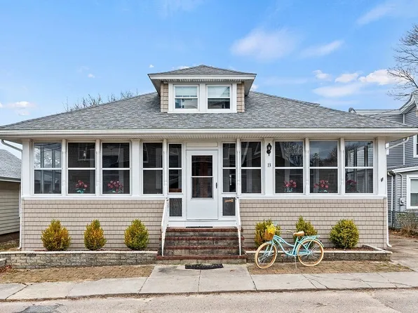 13 5th St, Wareham, MA 02571