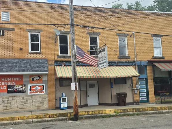 106 S Main St, Springboro, PA 16435