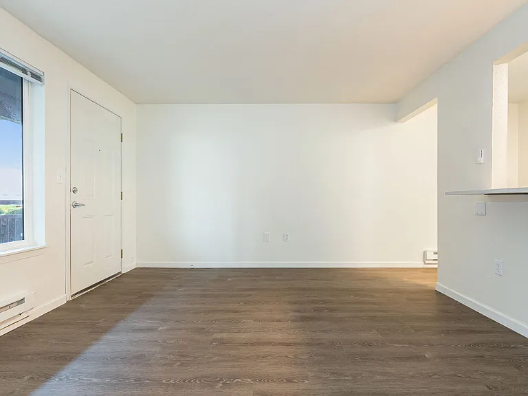 Bridgeview Flats — Photo 10