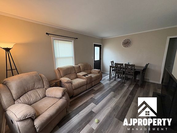 4th image of 809 E Presentation St