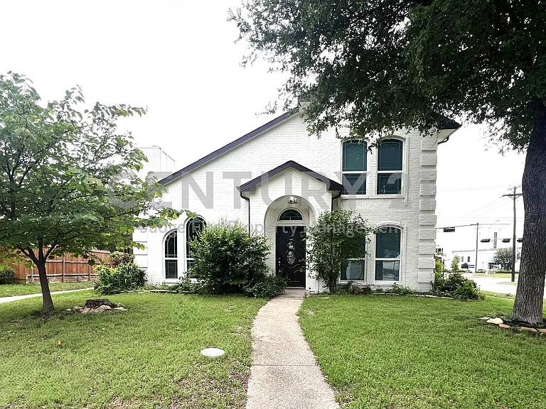 4460 Junction Dr — Photo 1