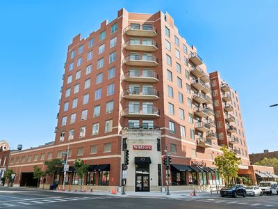 515 Main St APT 401, Evanston, IL, 60202