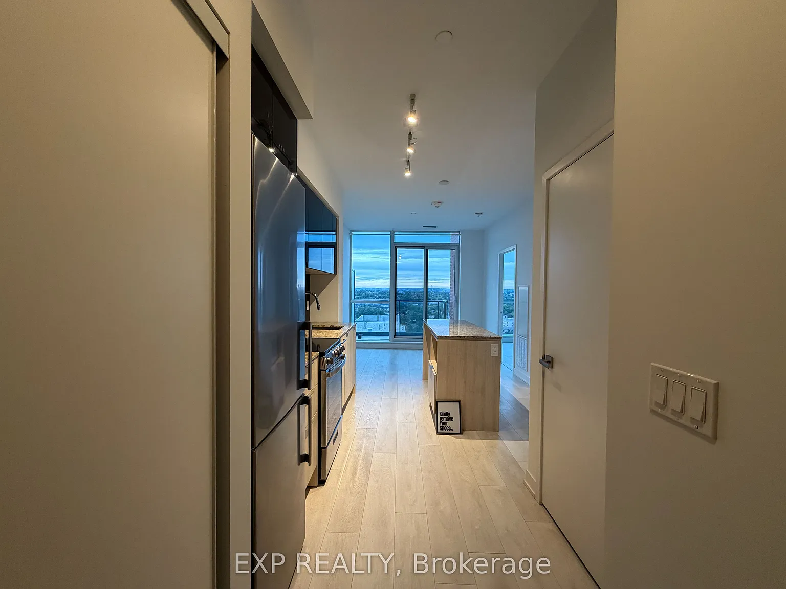 1 bed, $2,100 — Photo 2