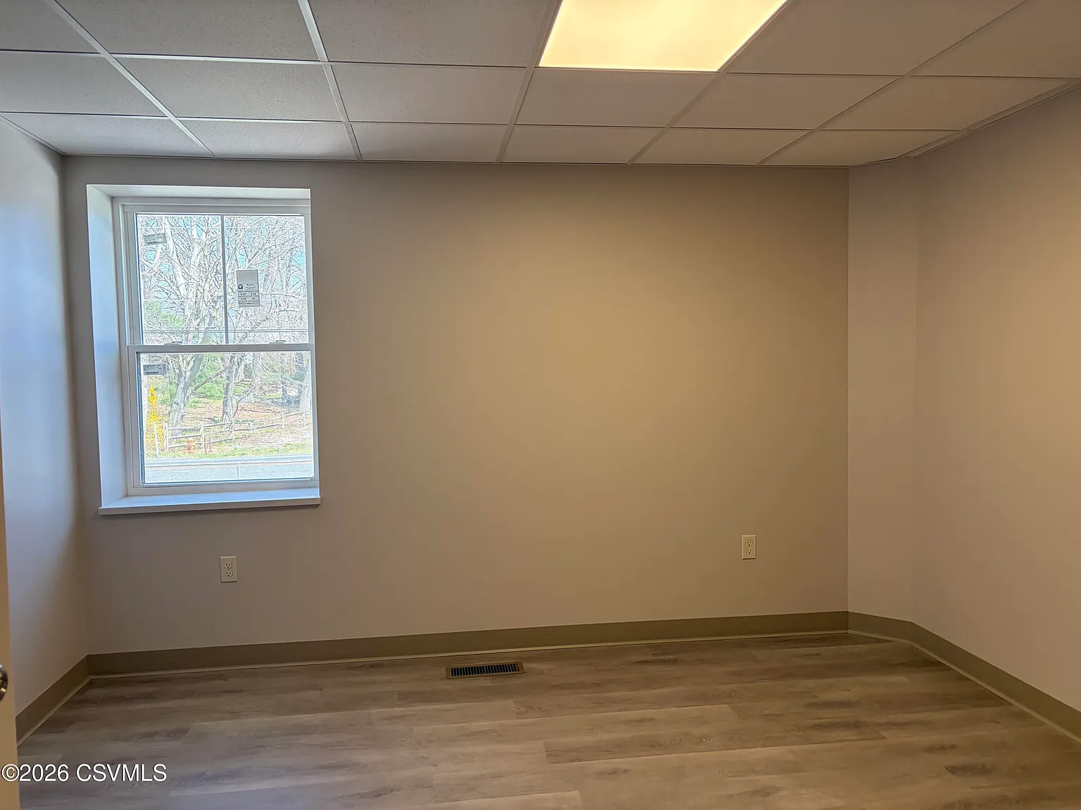 4 bed, 1400 sqft, $1,400 — Photo 2
