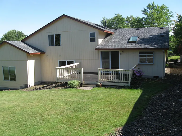 319 SW 28th Ct — Photo 12