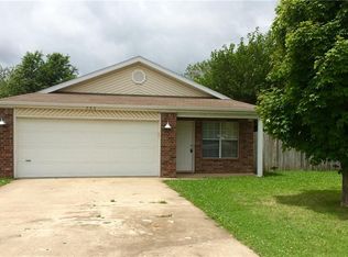 732 Locust St, Springdale, AR 72762