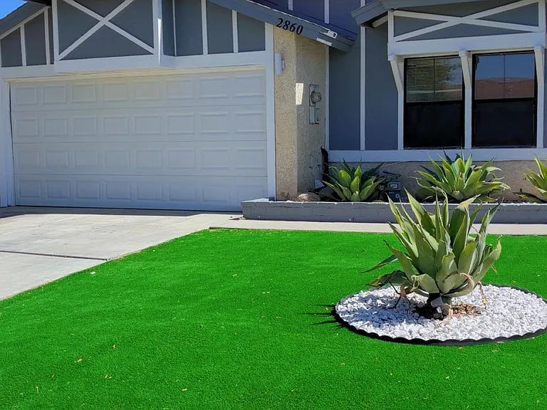 2860 Juniper Dr — Photo 1
