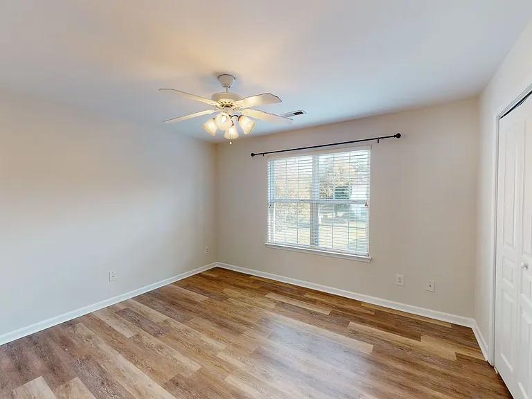 5545 Seths Dr — Photo 12
