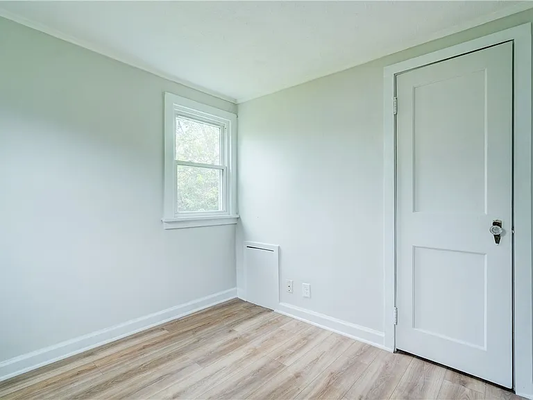 904 Lake Rd — Photo 15