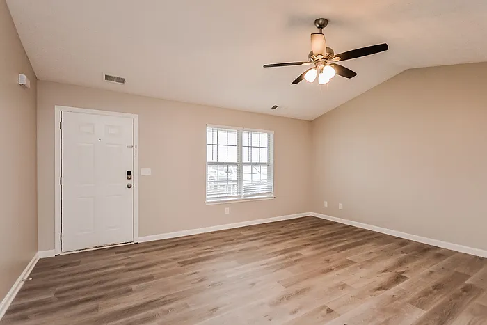 145 Hunters Ridge Dr — Photo 4