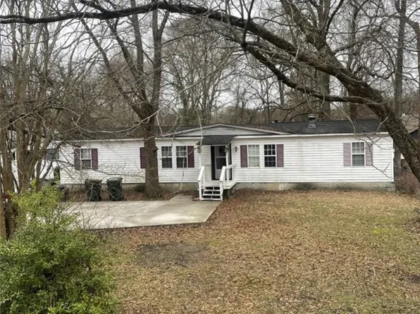 111 Kay Ln, Yorktown, VA 23693