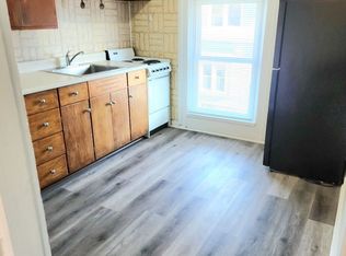 303 1/2 2nd St, Baraboo, WI 53913